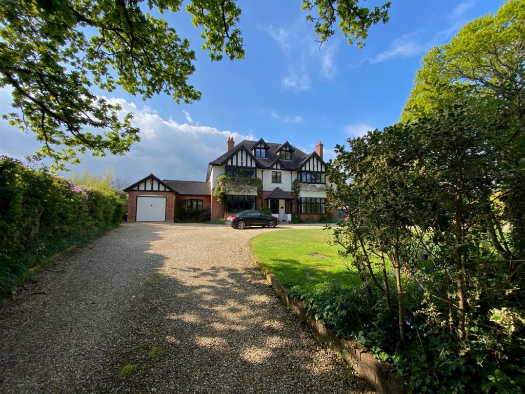 Chewton Farm Road, Walkford, Christchurch