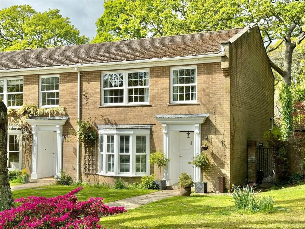 Cranwell Close, Bransgore, Christchurch
