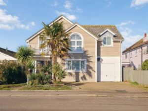 Ariel Drive, Wick Village